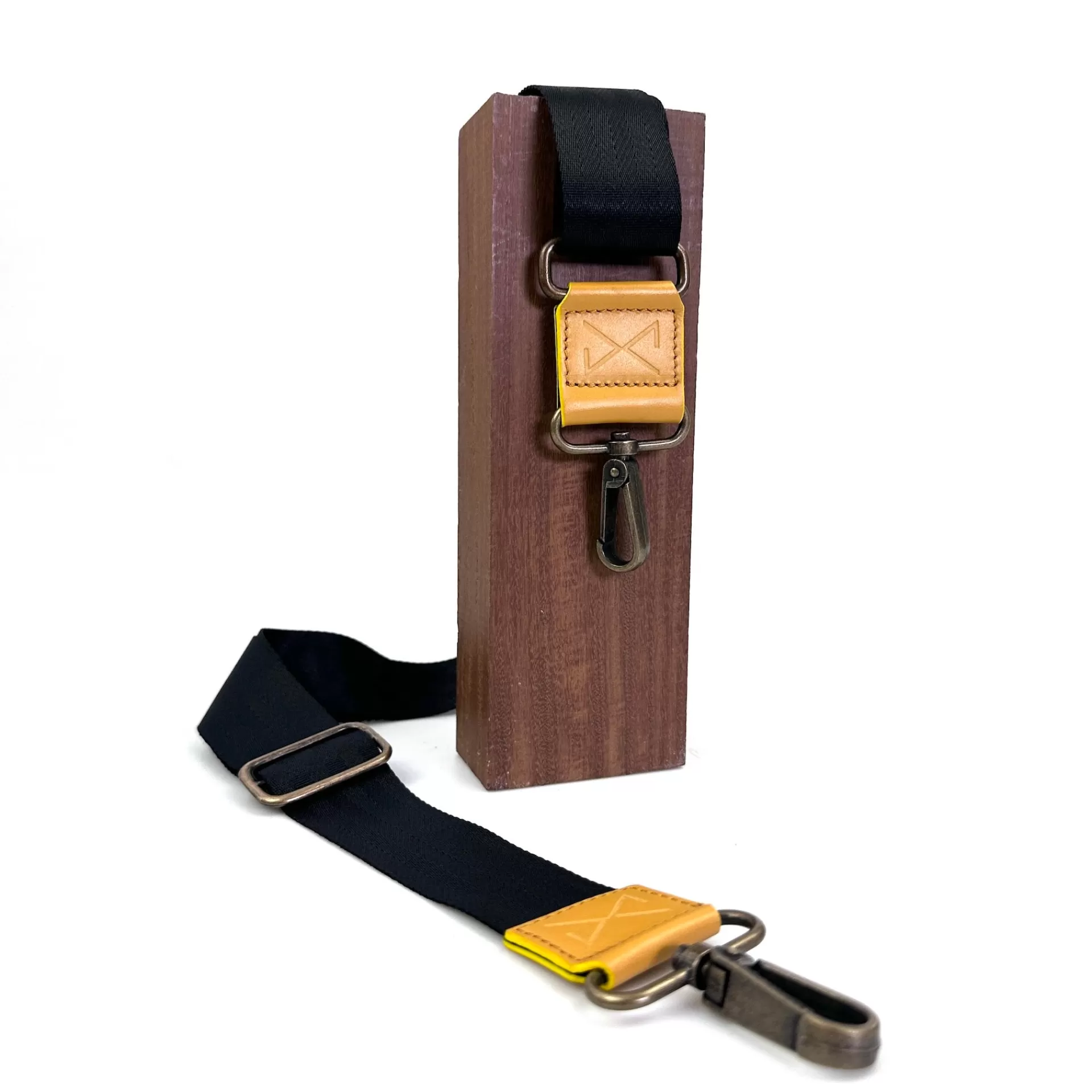 Daniel Chong Bandolera regulable lujada Golden* Bolsos Messenger | Bandoleras Slim