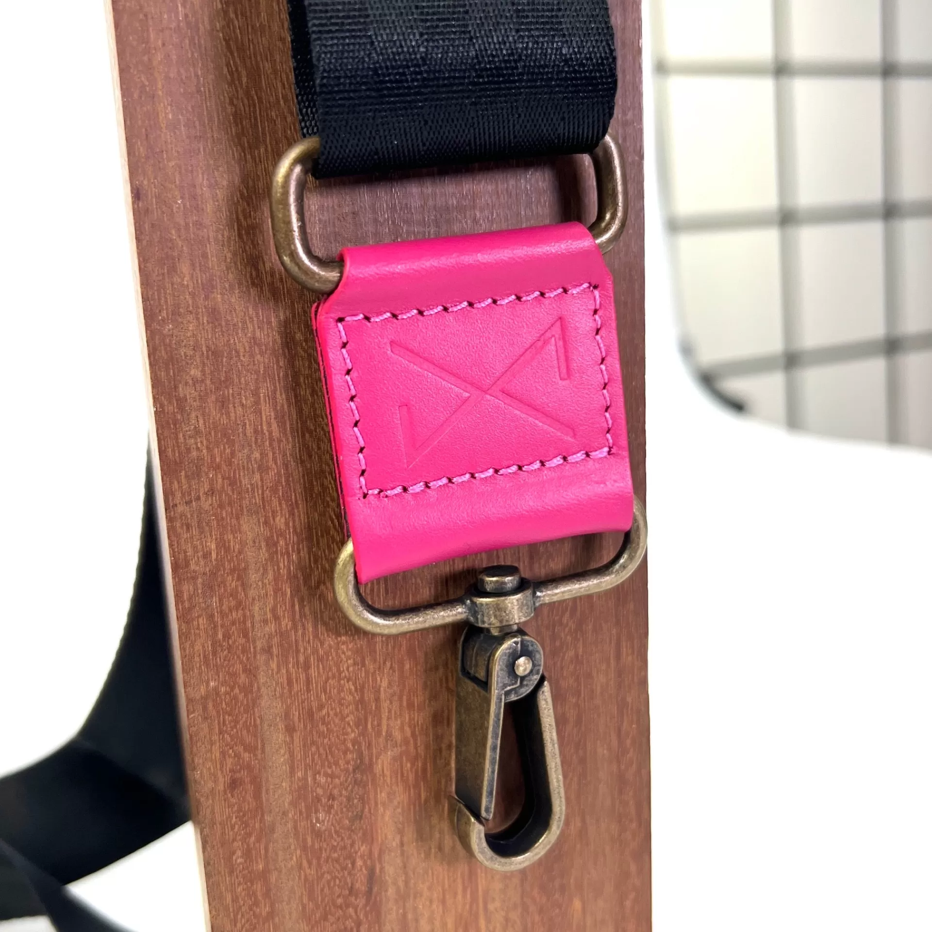 Daniel Chong Bandolera regulable lujada magenta* Bolsos Messenger | Bandoleras Slim